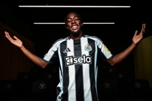 瑞典球员转会费排名:伊萨克居首&伊布次席,伊兰加6140万欧第三