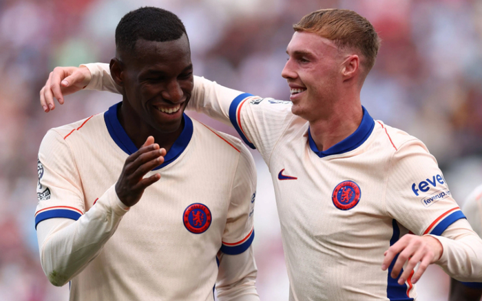 九游娱乐-拒绝回归曼城！除非瓜帅下课！英超mvp太高调，还在记恨当年替补|帕尔默|瓜迪奥拉|曼联|切尔西|伊蒂哈德_新浪体育_新浪新闻